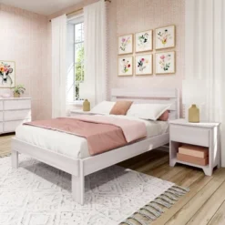 Max & Lily Farmhouse Full Bed With Plank Headboard